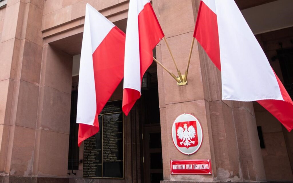 Ambasadorul Poloniei în România demisionează pe fondul crizei politice de la Varșovia / ”Nu văd posibilitatea de a-mi continua activitatea”